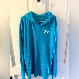 Light weight Girls Youth XL Under Armour Hoodie, only worn once
